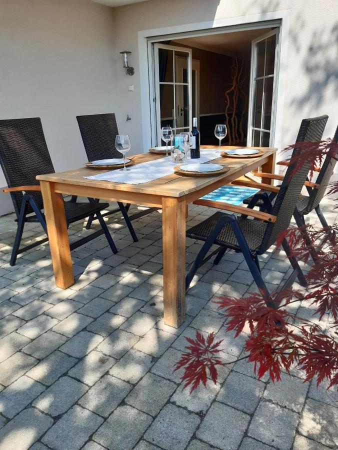 Stilvolles Apartment "Romantic" Neukirchen vorm Wald 외부 사진